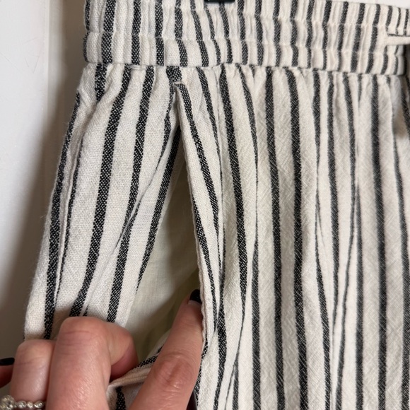 Old Navy Linen Blend Mid-Rise Cropped Striped Pull On Pants Women’s Size Small - Picture 4 of 13